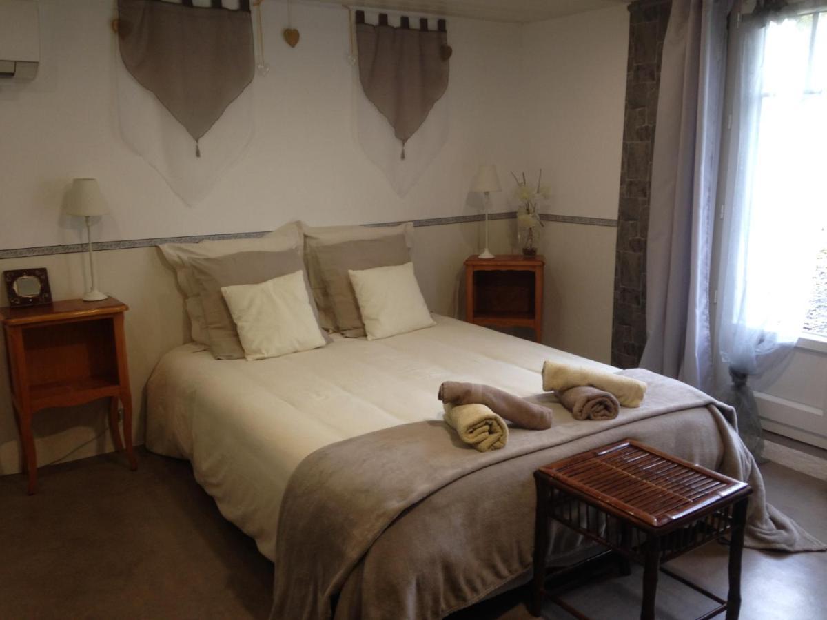 Chambre D'Hotes Hola Laval  Eksteriør billede