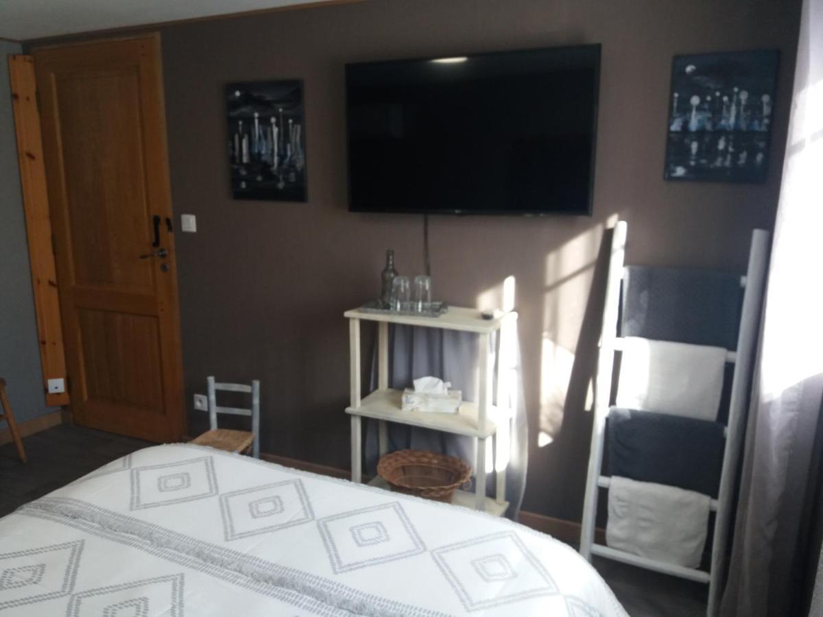 Chambre D'Hotes Hola Laval  Eksteriør billede